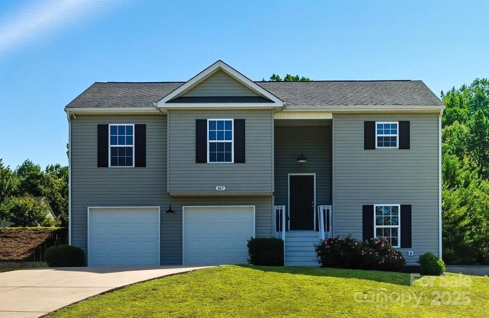 387 Lone Tree Ln, Clover, SC 29710 - photo 1