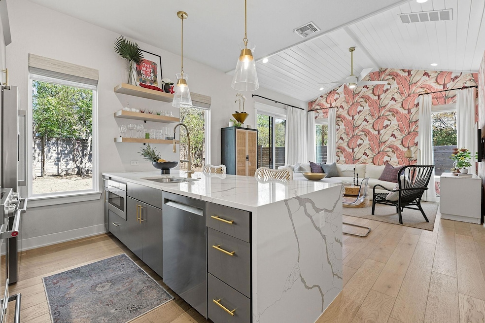 4710 Mount Vernon Dr unit 2, Austin, TX 78745 - photo 1