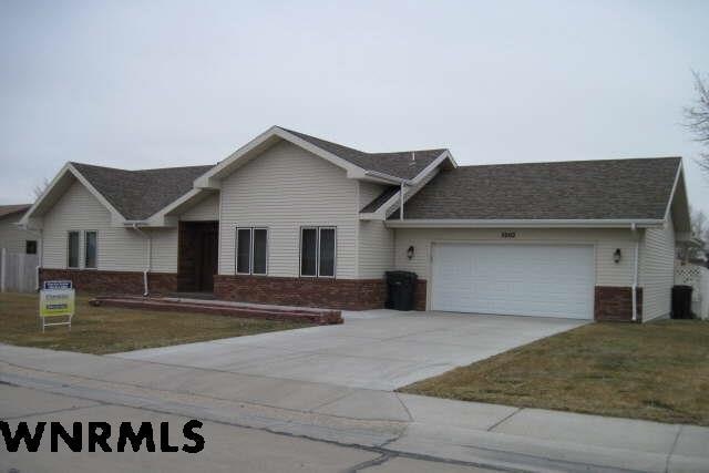 2002 E 31st St, Scottsbluff, NE 69361 - photo 1