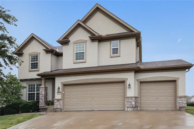 1413 SW Sapperton Rd, Raymore, MO 64083 - photo 1