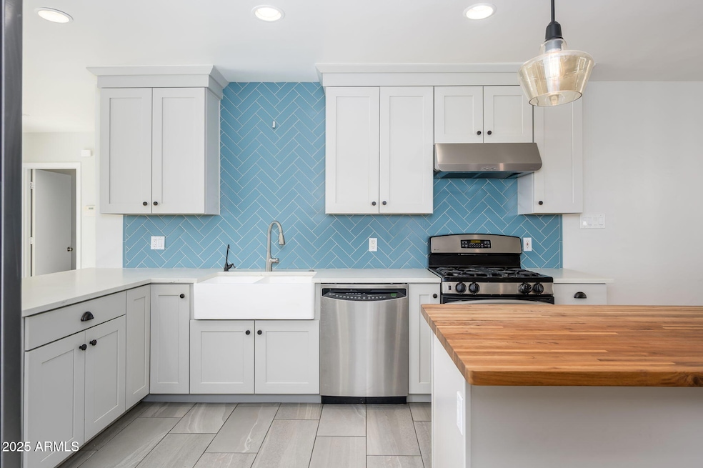 4621 E Edgemont Ave, Phoenix, AZ 85008 - photo 1