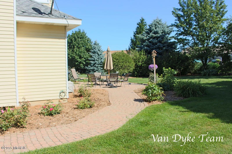 8562 Woodruff Dr SW, Byron Center, MI 49315 - photo 1