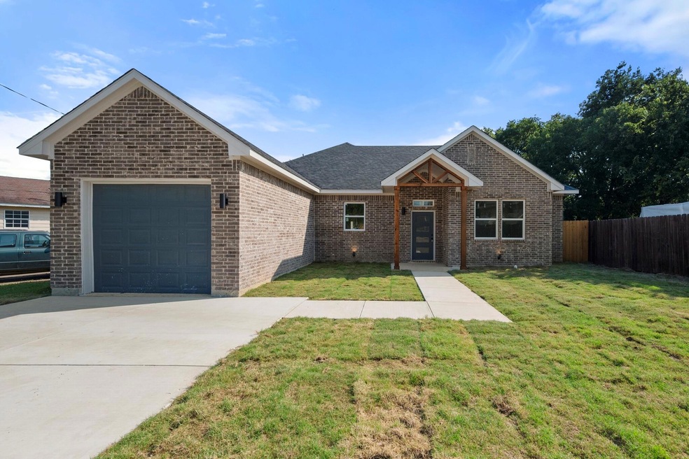 1309 Johnson Ave, Ennis, TX 75119 - photo 1