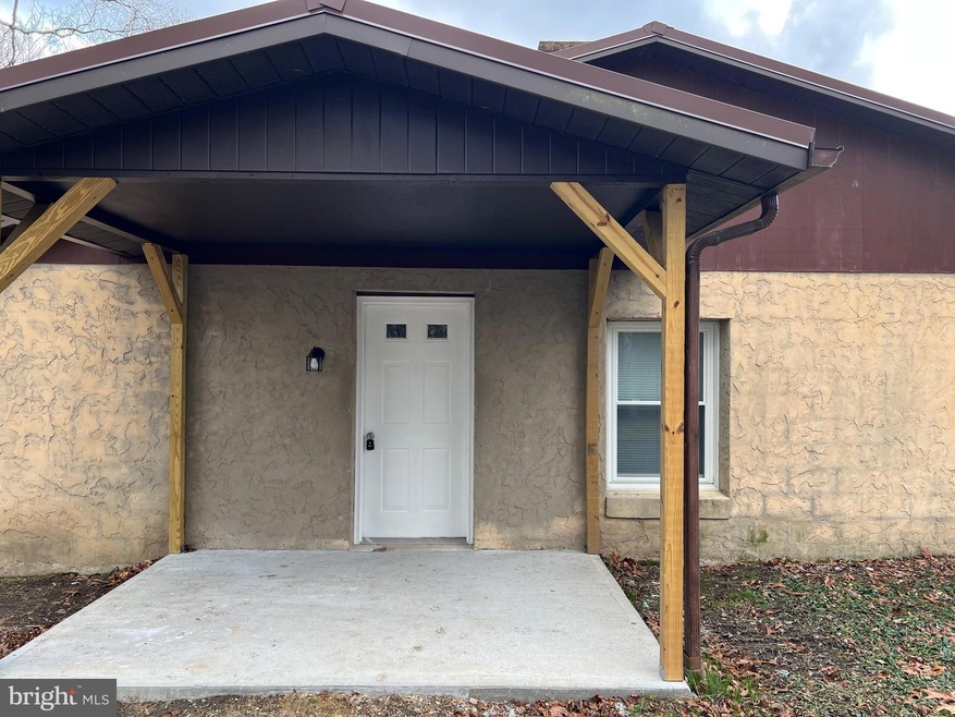 277 Briarwood Cir unit 6, Berkeley Springs, WV 25411 - photo 1