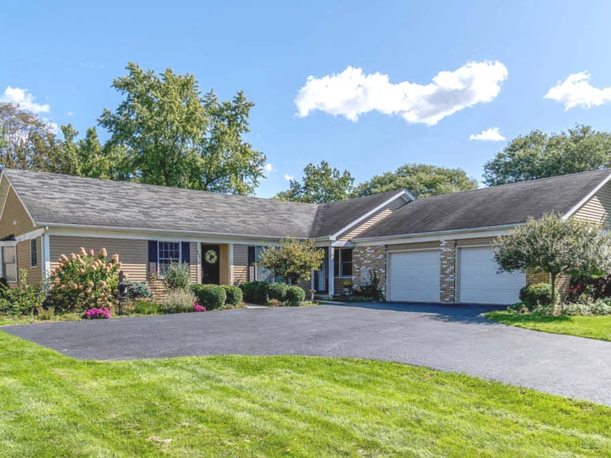 842 N Columbia St, Naperville, IL 60563 - photo 1