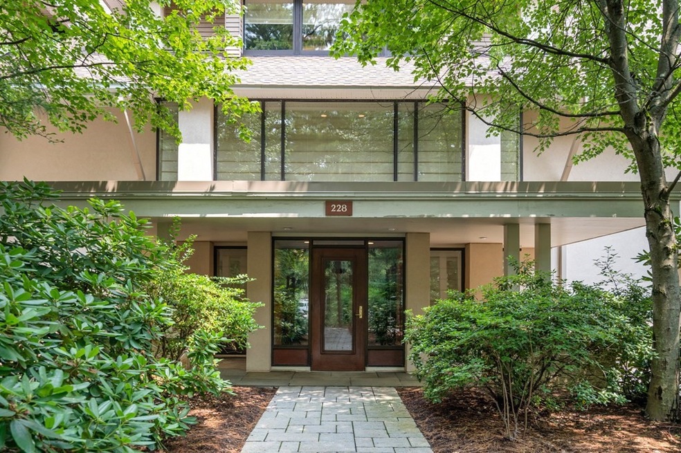 Sold $1,372,500 • Co-Listing Agent