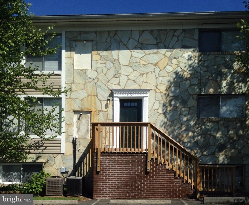 105 N Blue Ridge Ave unit 6, Culpeper, VA 22701 - photo 1