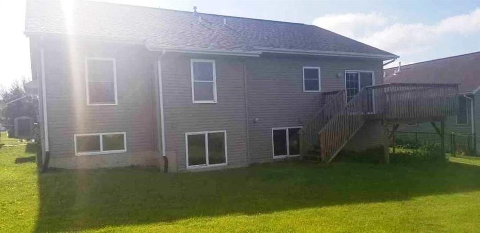 1504 Grizzly Dr NW, Cedar Rapids, IA 52405 - photo 1