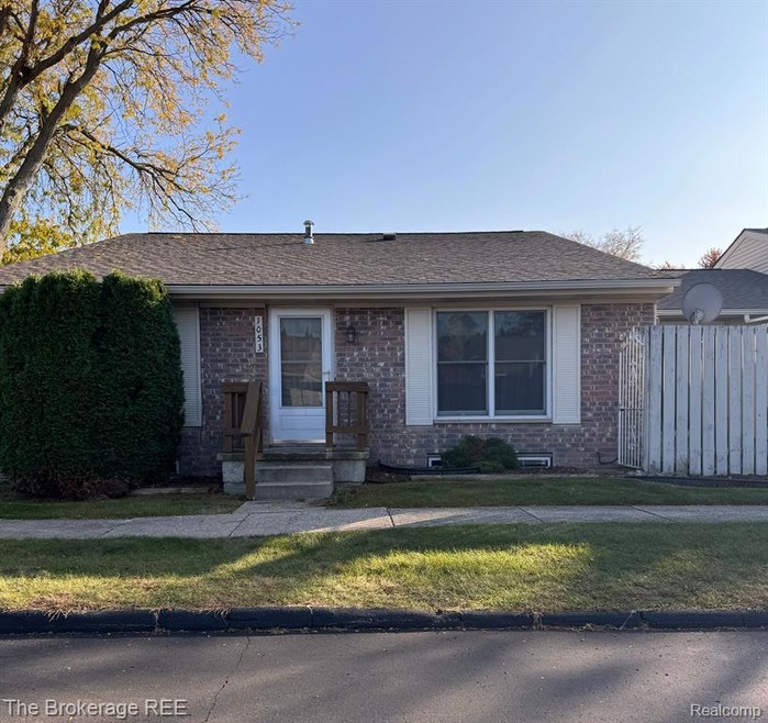 1053 S Dayton St unit 15B, Davison, MI 48423 - photo 1