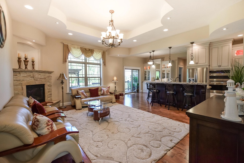 887 W Chestnut Bend Cir, Nixa, MO 65714 - photo 1