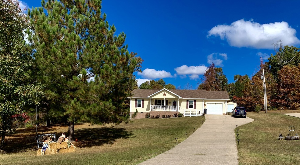 305 Sara Acres Dr, Tennessee Ridge, TN 37178 - photo 1