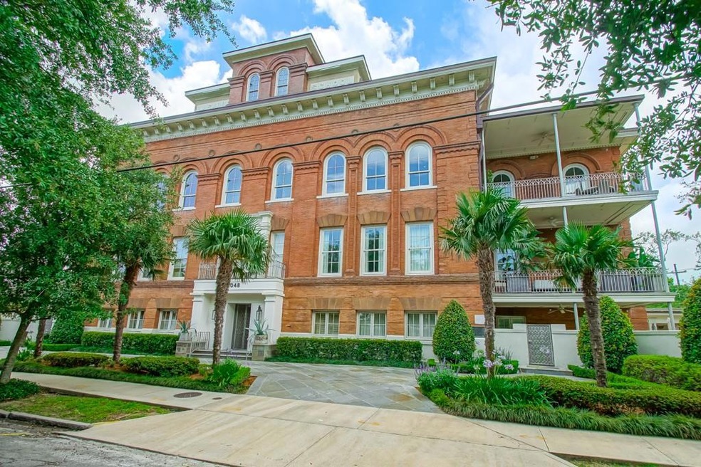 Rare opportunity to live in LaSalle condos, corner