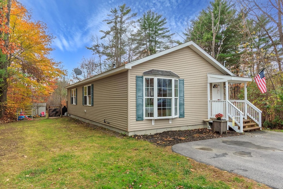 42 Woodrow Ave, Franklin, NH 03235 - photo 1
