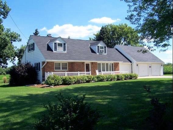 Cape cod / Country lot