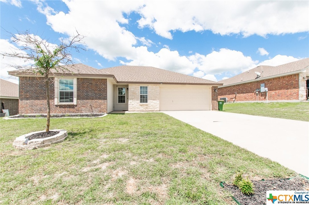 310 Trey, Troy, TX 76579 - photo 1