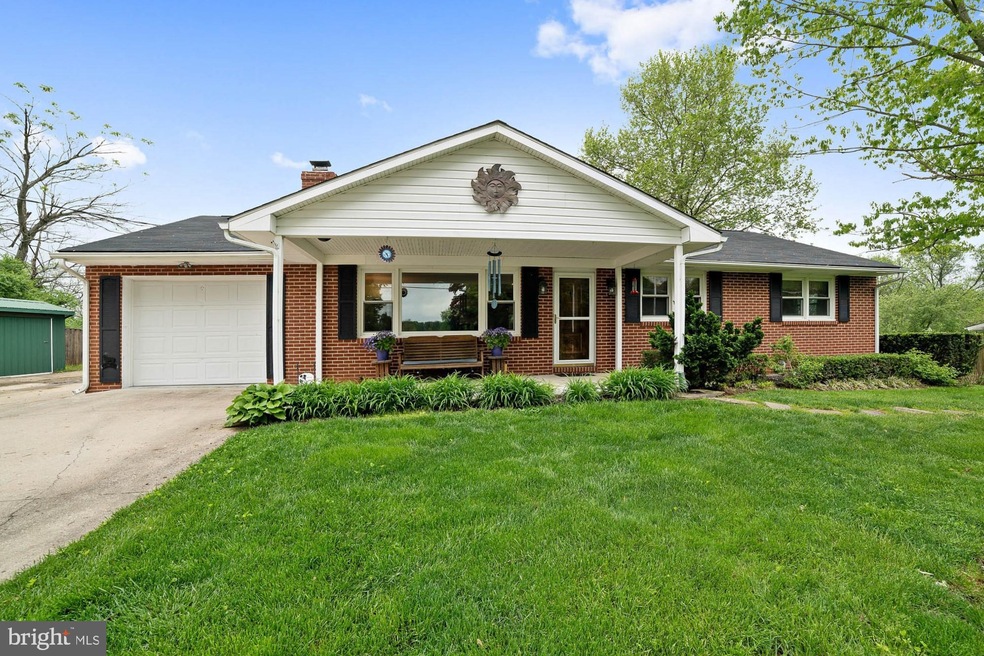 5913 Oakland Rd, Sykesville, MD 21784 - photo 1