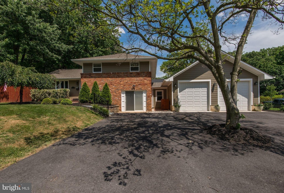 4117 Maple St, Fairfax, VA 22030 - photo 1