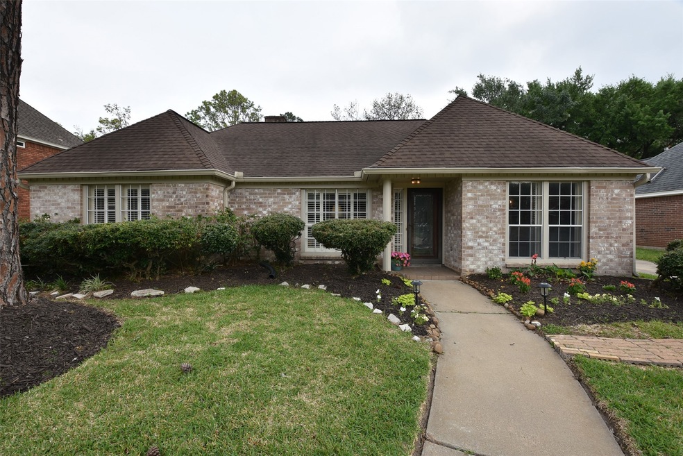 15858 Knolls Lodge Dr, Houston, TX 77095 - photo 1