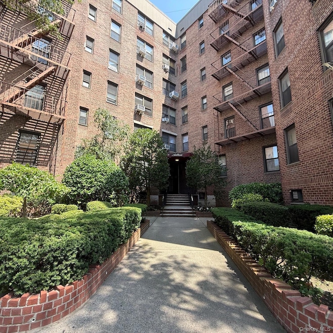 Pending $239,000 • Co-Listing Agent