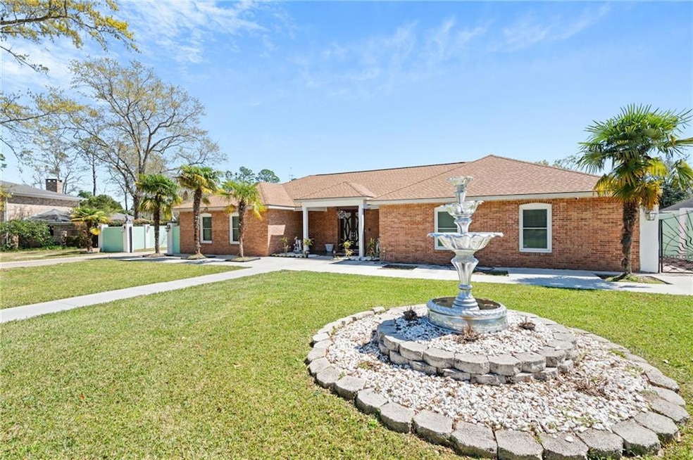 1255 Spring Valley Dr E, Mobile, AL 36693 - photo 1