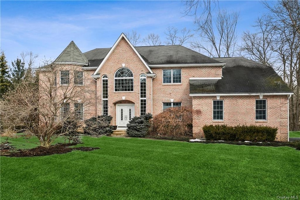 10 Zeck Ct, Suffern, NY 10901 - photo 1