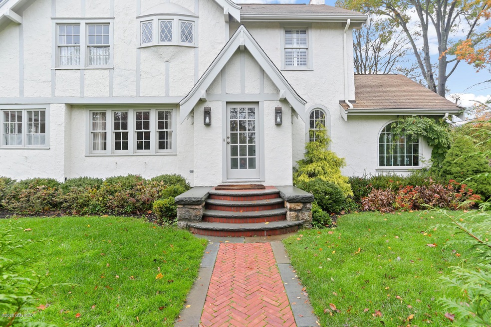 1 Keofferam Rd, Old Greenwich, CT 06870 - photo 1