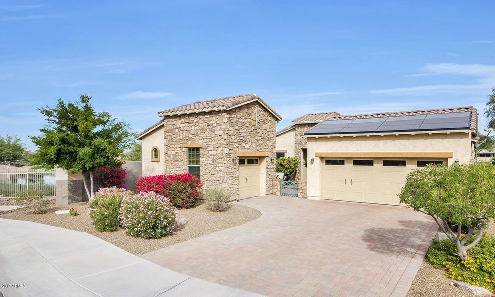 17794 W Cottonwood Ln-large-001-4-Front