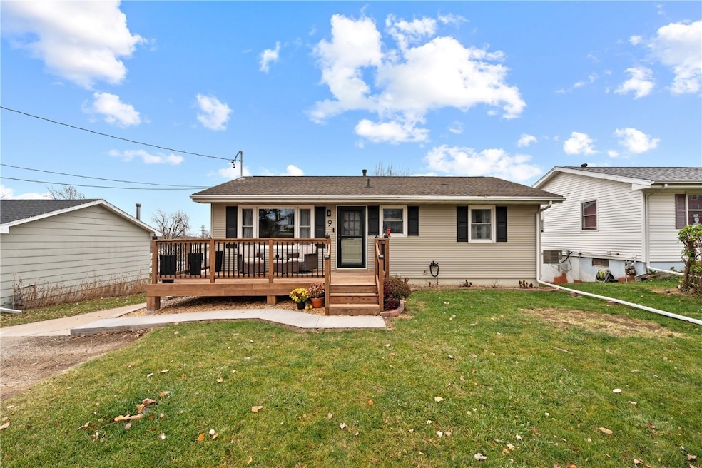 9 33rd Ave SW, Cedar Rapids, IA 52404 - photo 1