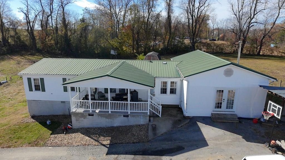 13654 Sky Dr, Glade Spring, VA 24340 - photo 1