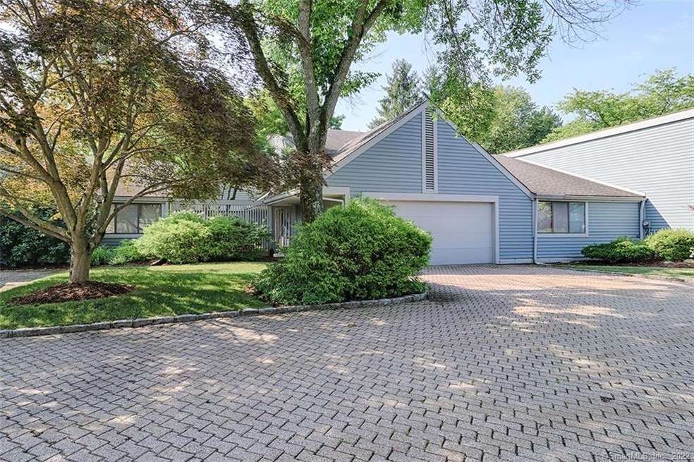 303 Harvest Commons unit 303, Westport, CT 06880 - photo 1