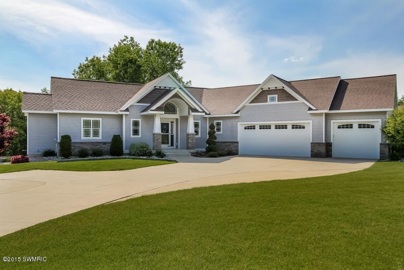 001-Front_View-1770141-small