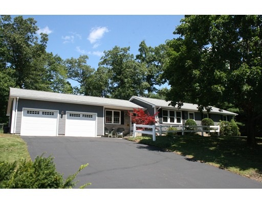 54 Campbell Dr, Easthampton, MA 01027 - photo 1