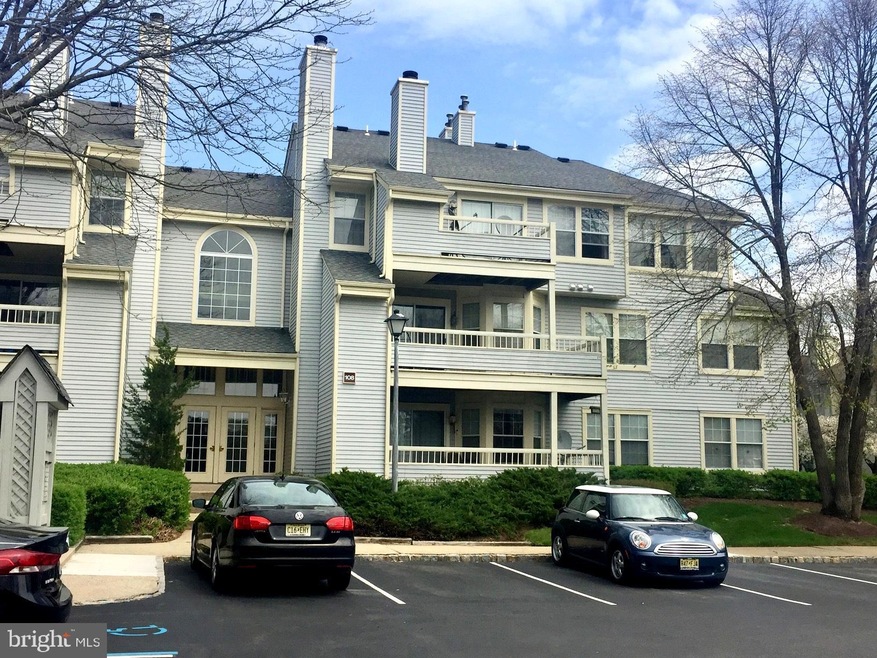 108 Lowell Ct unit 6, Princeton, NJ 08540 - photo 1