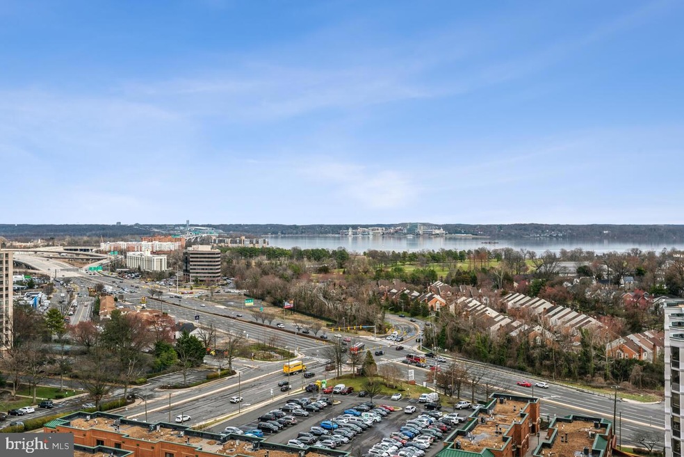 Hunting Creek Club unit 1601, Alexandria, VA 22303 - photo 1