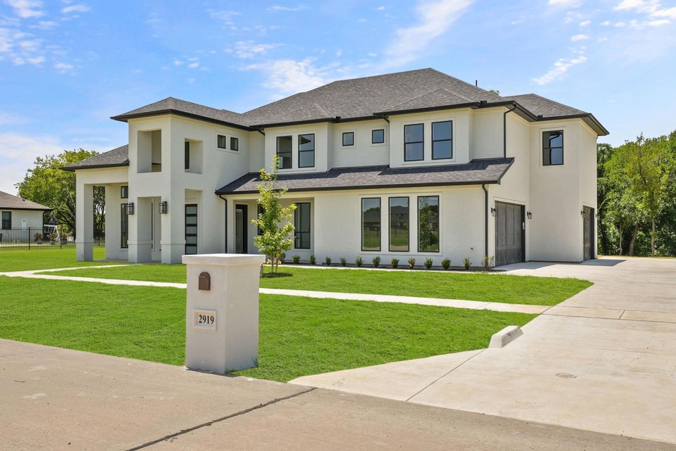 2919 Koscher Dr, Grand Prairie, TX 75104 - photo 1