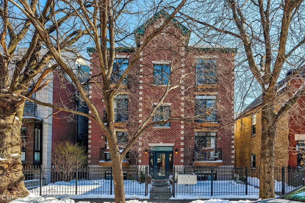 917 N Honore St unit 3S, Chicago, IL 60622 - photo 1