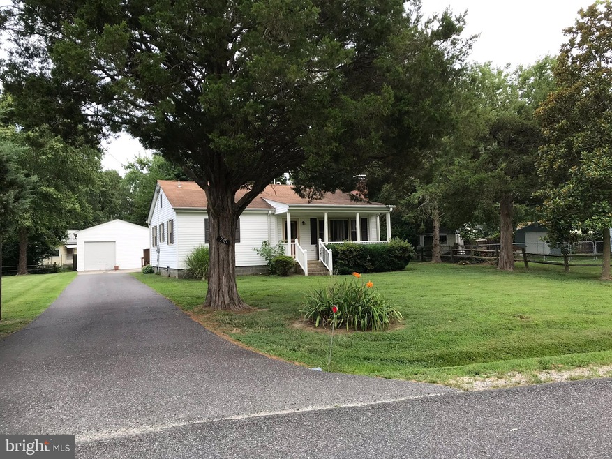 715 Shore Dr, Colonial Beach, VA 22443 - photo 1