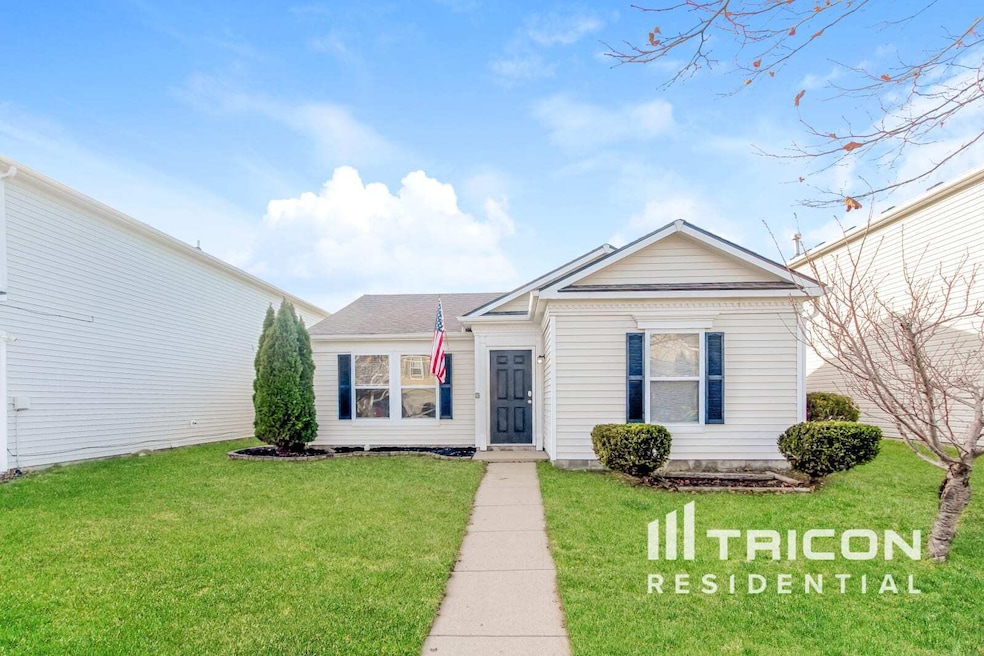 2318 Blackthorn Dr, Franklin, IN 46131 - photo 1