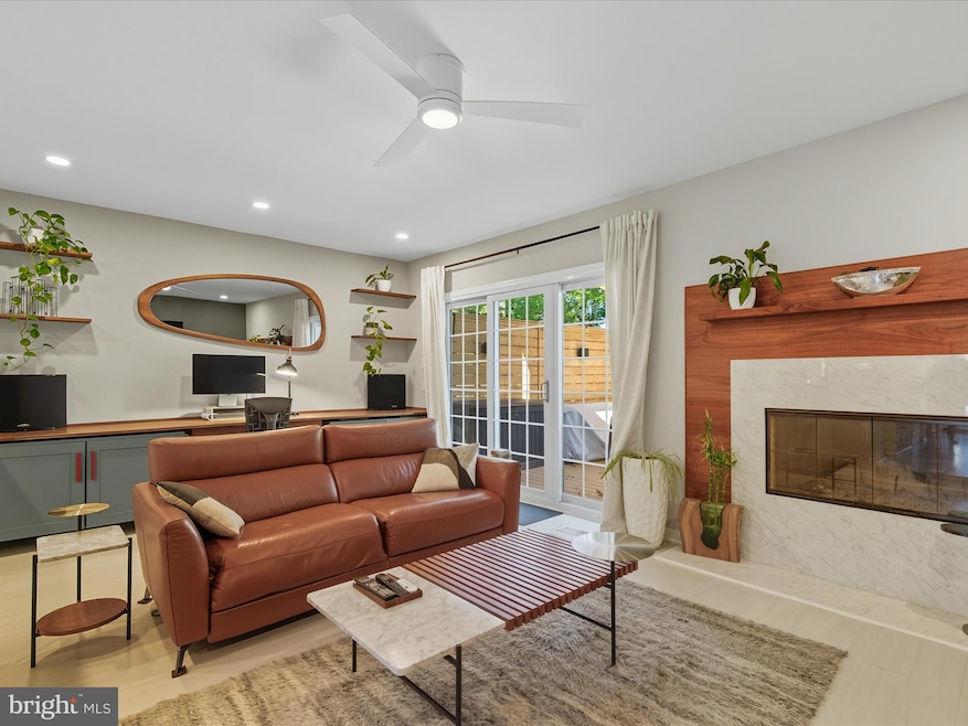 3878 Alder Woods Ct, Fairfax, VA 22033 - photo 1