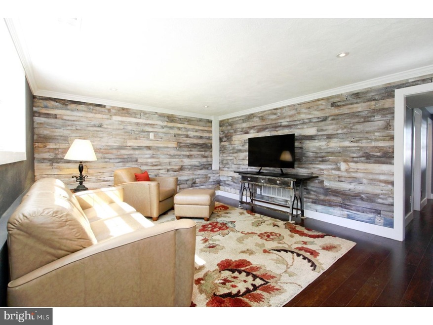 710 Lincoln Dr, Brookhaven, PA 19015 - photo 1