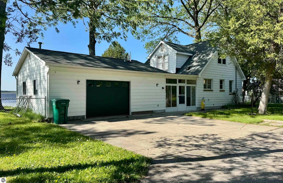 For Sale $289,900 • Co-Listing Agent