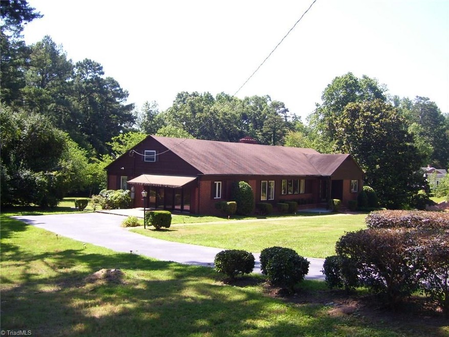 1004 Westmont Dr, Asheboro, NC 27205 - photo 1