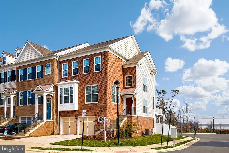 43608 White Cap Terrace, Chantilly, VA 20152 - photo 1