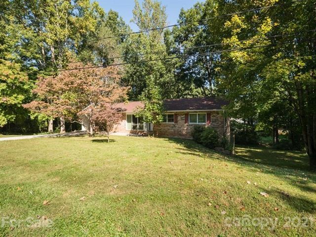 527 Overhill Dr, Hendersonville, NC 28792 - photo 1