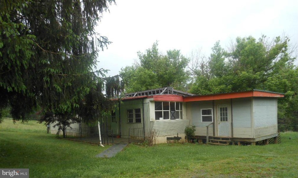 1139 Twymans Mill Rd, Radiant, VA 22732 - photo 1