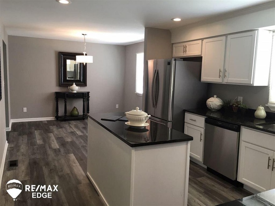 1217 Lawnview Ct, Flint, MI 48507 - photo 1