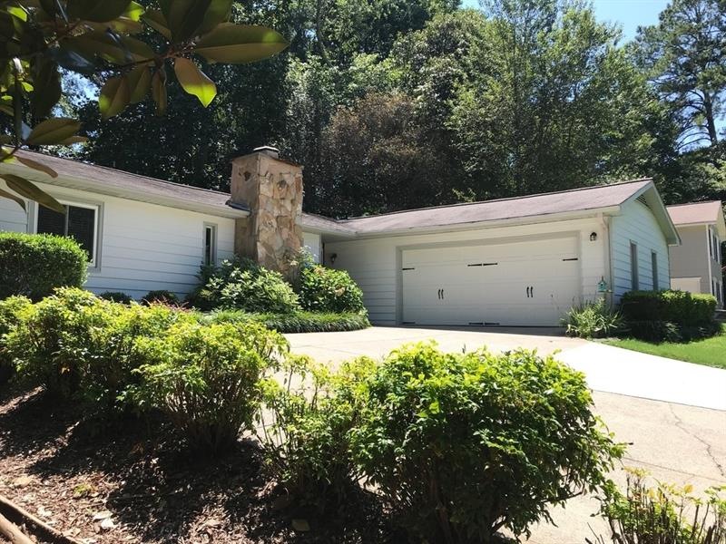 4367 Old Mabry Rd NE, Roswell, GA 30075 - photo 1