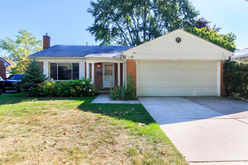 28622 Milton Ave, Warren, MI 48092 - photo 1