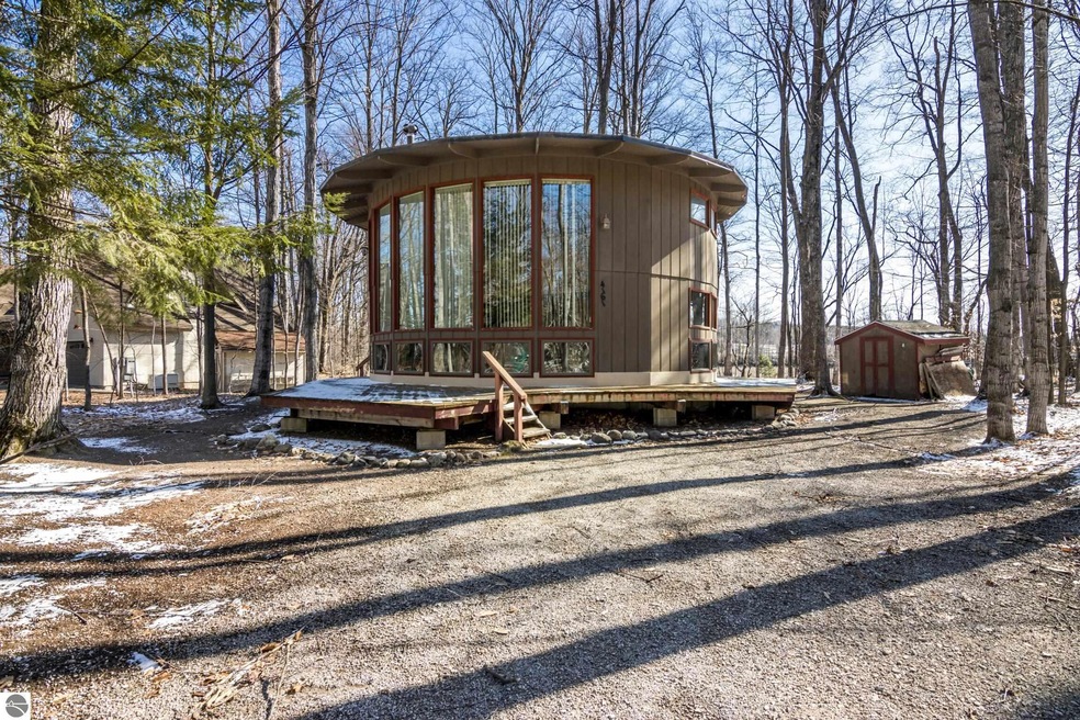 4161 S Hemlock Rd, Cedar, MI 49621 - photo 1