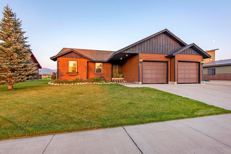 875 Paiute St, Driggs, ID 83422 - photo 1